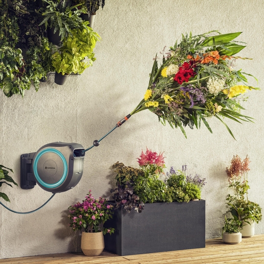 Bộ vòi tưới cây dây rút tự đông 35 mét Gardena 18630-20